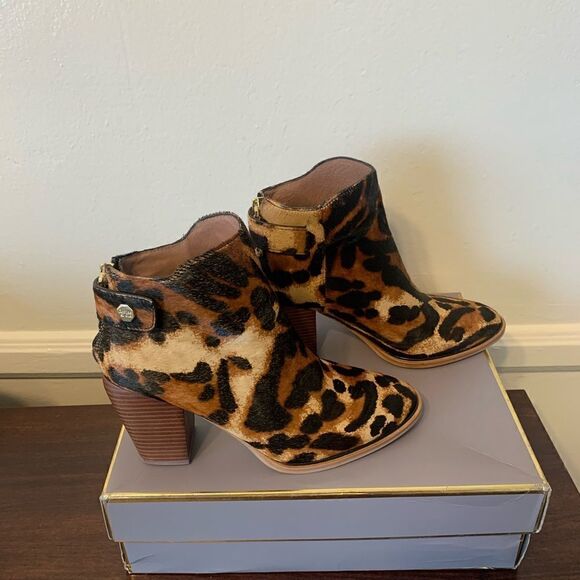 Louise et cie thisbee genuine calf hair upper leather lining bootie size 7 - Picture 13 of 16